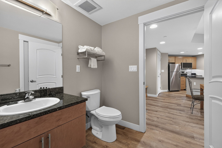 Others 3, Premium Unit 3313 - One Bedroom w/Full Kitchen- Fraser Crossing/Founders Pointe 1 Condo, Grand