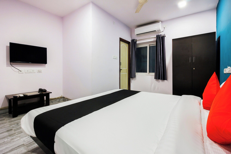 Others 3, Capital O Che Sigma Hotel, Ranga Reddy