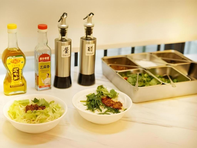 Food & Drinks 5, GreenTree Inn Express Kunming East Passenger Station Huazhicheng, Kunming