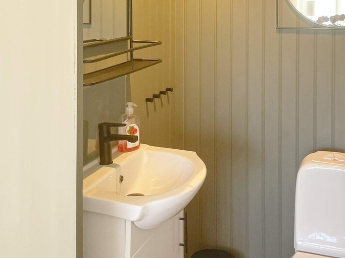 Bathroom 4, person holiday home in LJUNG, Herrljunga
