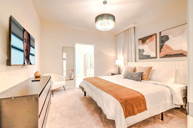 Others 4, 7BR Windsor Cay Home w/ Pool & Game Room, Lake