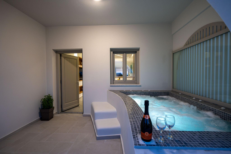 Sport & Beauty, New Sea Serenity Villas Next to the Sea With Private Jacuzzi, South Aegean