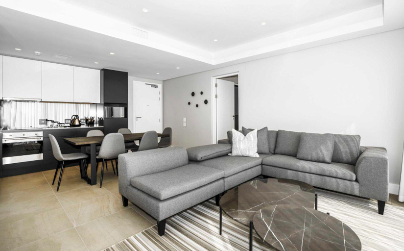 Others 5, Remarkable 2-bed Apartment in Johannesburg, City of Johannesburg