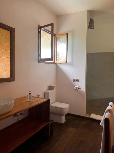 Bathroom 5, Maisha Nungwi, Kaskazini 'A'