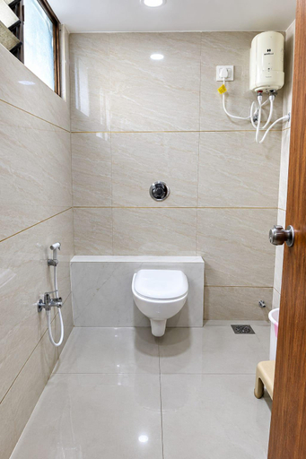 Bathroom 4, Hotel Divya Palace, Ahmadabad
