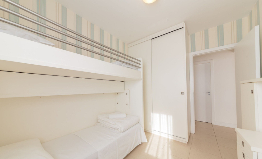 Others 3, Beautiful Apart 5 min Jurere Open Shopping Emr302, Florianopolis
