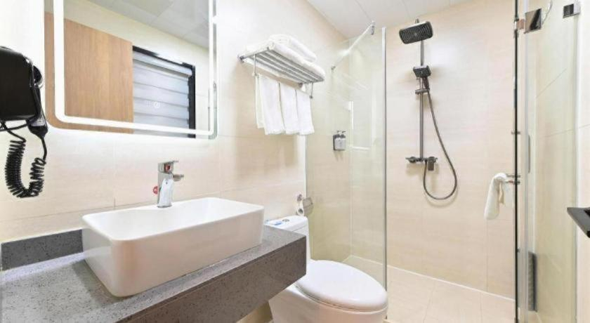 Bathroom 4, GreenTree Inn (Fengtai Beijing Dongda Street), Beijing