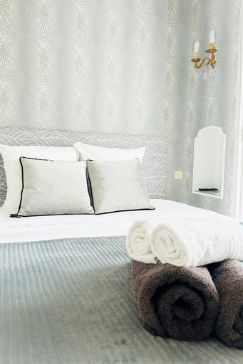 Bedroom 5, Hotel Central, Vienne
