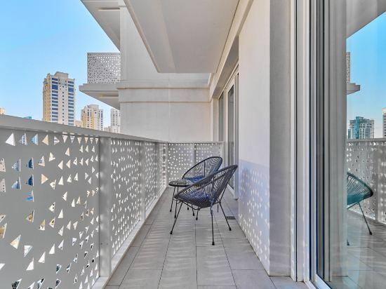 Others 5, bnbme | Panoramic Vws in JBR w/ 5-Star Amenities, Dubai