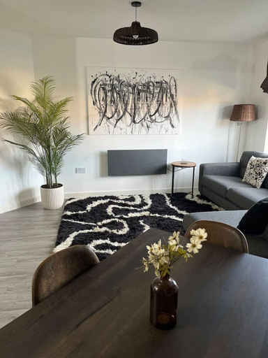 Others 3, 1BR Flat Near M6jct23 A580 With Multi car Parking, Saint Helens
