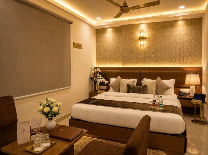 Bedroom 1, Hotel Sky Nest Suites Near Delhi IGI Airport, Delhi