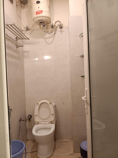Bathroom 4, Divine Destination, Varanasi