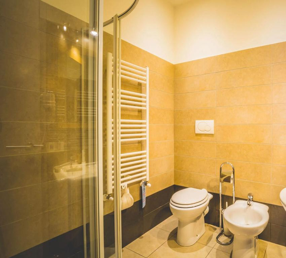 Bathroom, Domus Alberti Bed & Breakfast, Roma