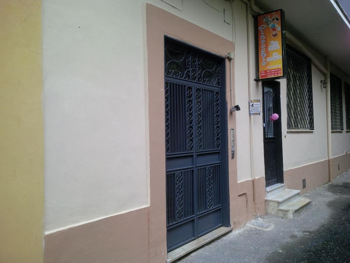 Exterior & Views, Brain Rooms & Suite, Salerno