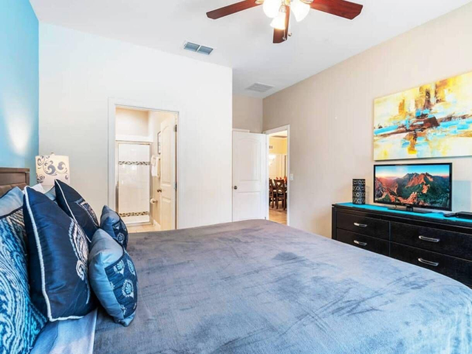 Others 2, 5BR Villa w/ Private Pool & Spa Near Disney, Polk