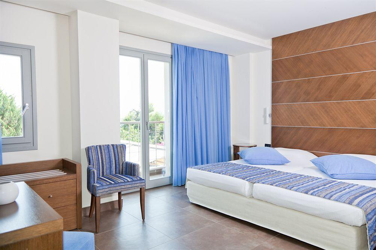 Bedroom 2, ASTROS BEACH HOTEL, Peloponnese