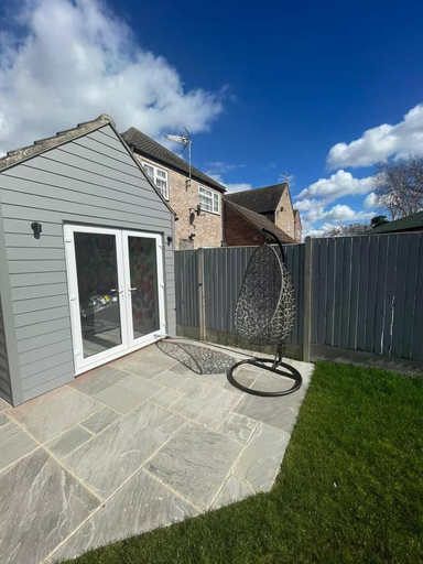 Others 5, House Sleeps 8 With Hot Tub and Parking, Essex