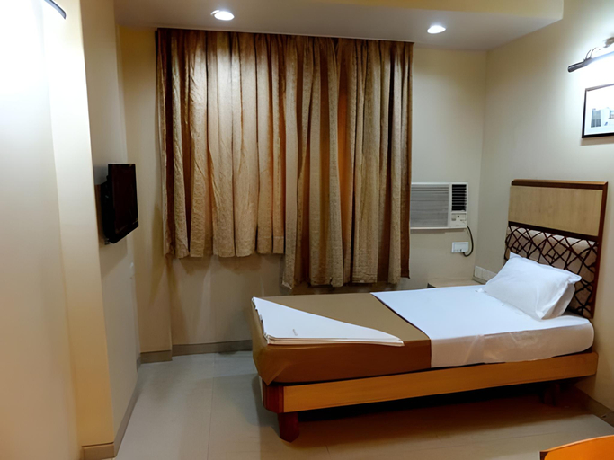 Others 3, Konark Inn, Thane