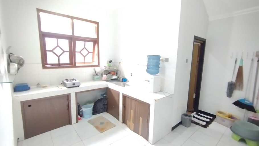 Others 4, Villa Sri, Malang