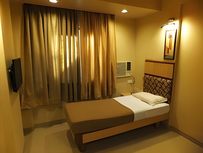 Others 2, Konark Inn, Thane
