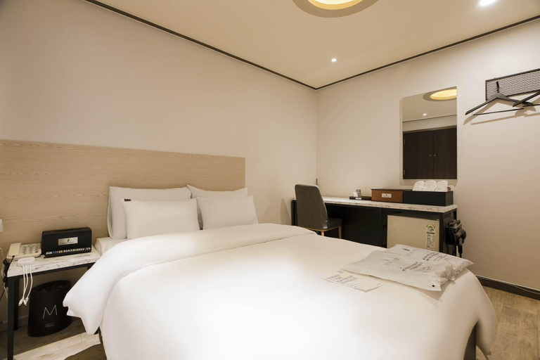 Bedroom 2, Suwon Station Ssum, Suwon