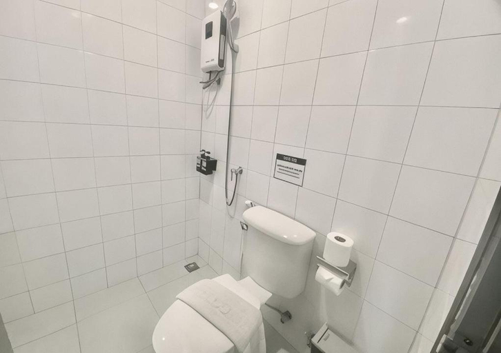 Bathroom 3, Monotel Aonang, Mueang Krabi