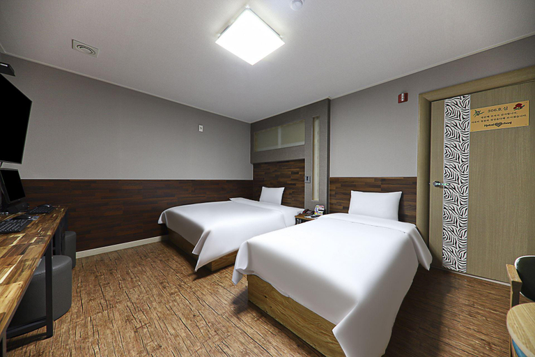 Bedroom 3, Buan Shani, Buan