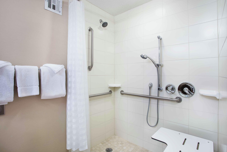 Bathroom 3, Embassy Suites by Hilton Lexington/UK Coldstream, Fayette