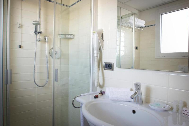 Bathroom, Hotel Tropical, Venezia