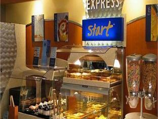 Food & Drinks 2, Hilton Garden Inn Kelowna, Central Okanagan