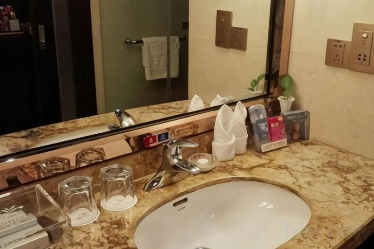 Bathroom, Guanfa Enjoy Hotel, Quzhou