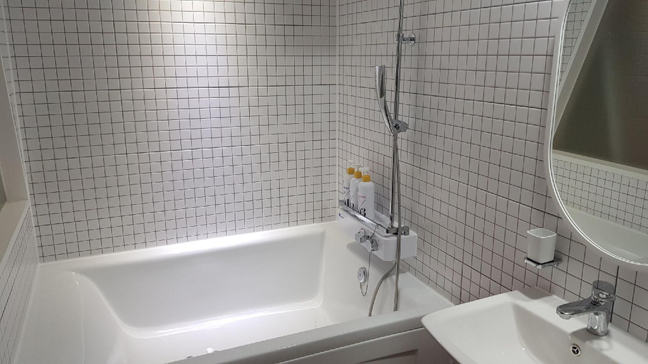 Bathroom, Pohang Sangdodong Vinn Haus, Pohang