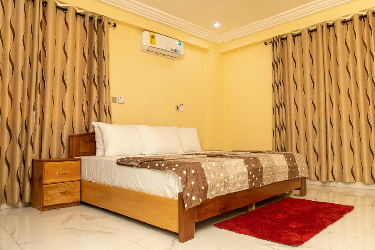 Others 3, Executive 3-bed Furnished Apartment in Kwashieman, Accra