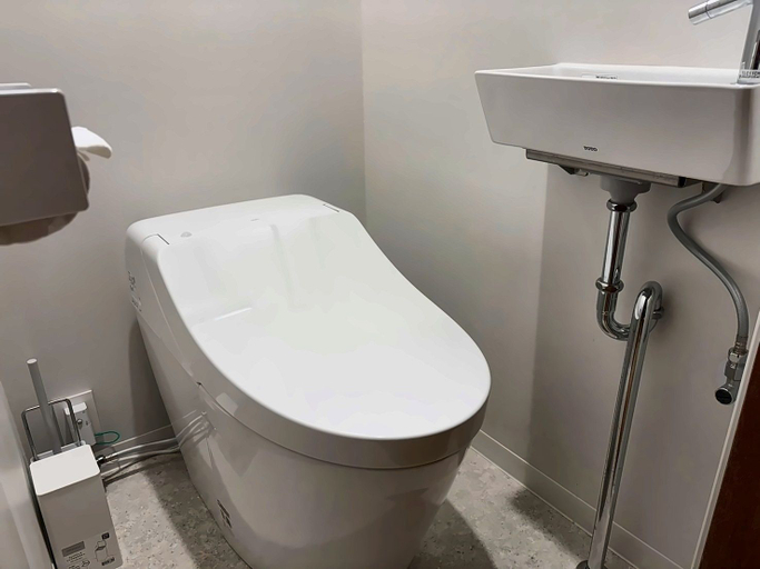 Bathroom 3, Oshiage House, Sumida