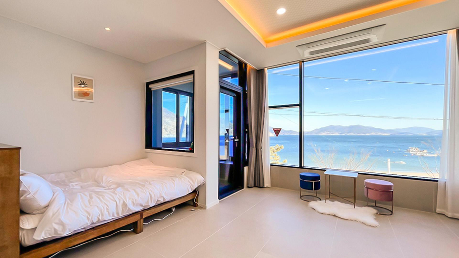 Bedroom 2, Yeosu Beach Free Pension, Yeosu