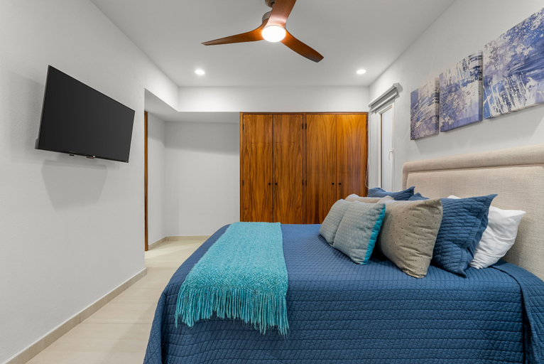 Others 3, Cozy 1BR Bucerías Stay With Pool, Gym, Wifi & Kitchenette, Compostela