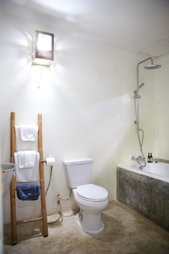 Bathroom 3, Baannoi Nornmuan Homestay Chiang Mai, Muang Chiang Mai