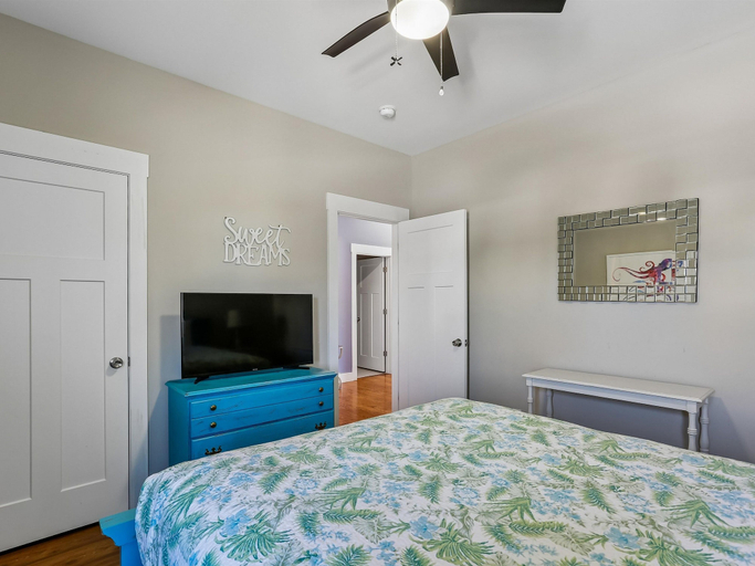 Bedroom 2, Shore Sounds Fun by Topsail Realty, Pender