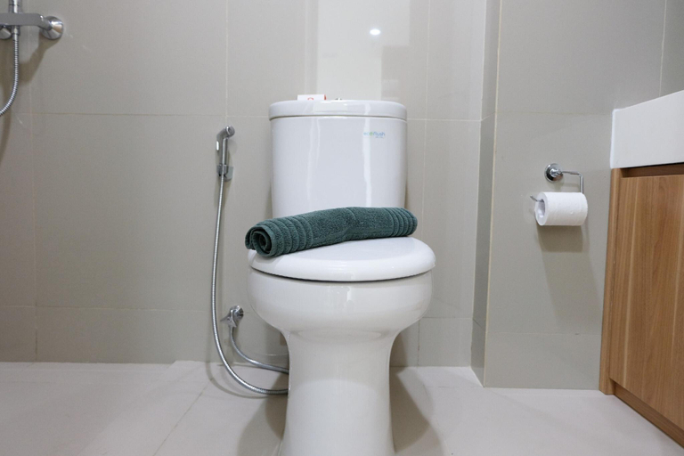Bathroom 3, Homey Studio Room Tree Park Apartment near BSD City, South Tangerang