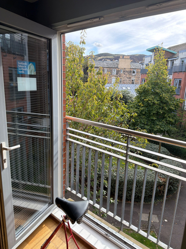 Others 4, One Double Room in Holyrood Apartment, Edinburgh