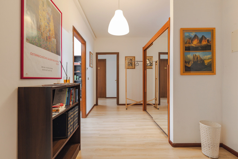 Others 4, Da Tiffany - in Centro con Garage box e Ascensore, Gorizia