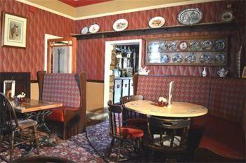 Others 4, The Red Lion, East Riding of Yorkshire