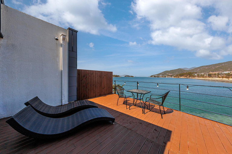 Others 3, Namhae M129 Pension, Namhae