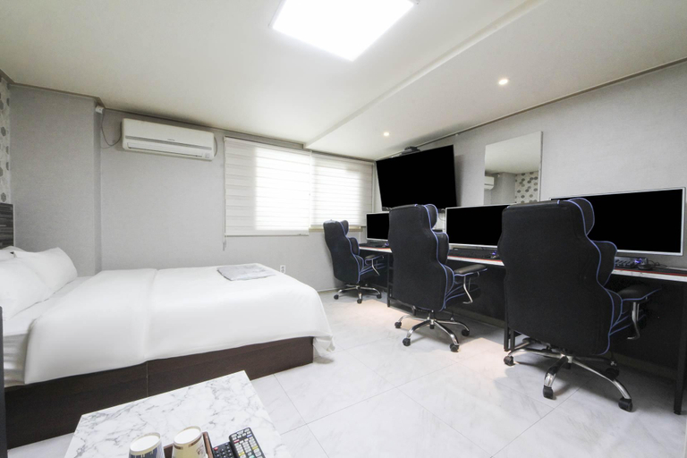 Bedroom 3, Suwon Station Ssum, Suwon