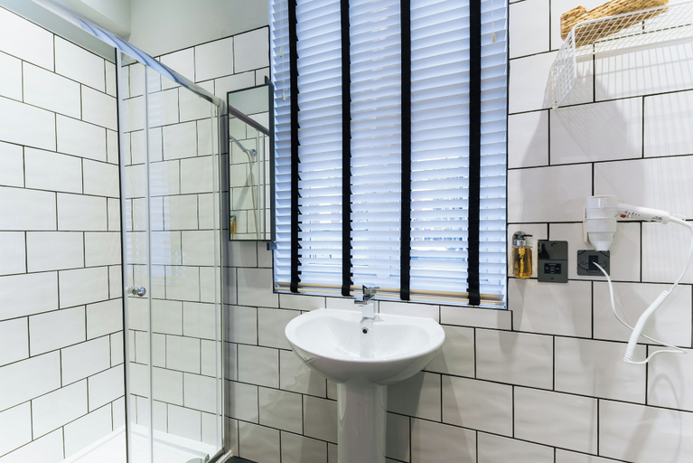 Bathroom 3, The Warwick by Nestor, London