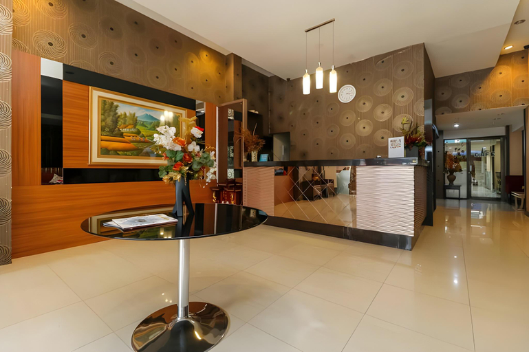 Public Area 3, RedDoorz Plus @ Grand Populer Hotel Makassar, Makassar
