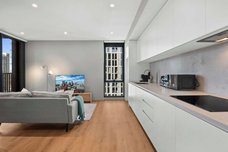Others 2, High-Rise 2-Bed Apartment Near South Melbourne, Melbourne