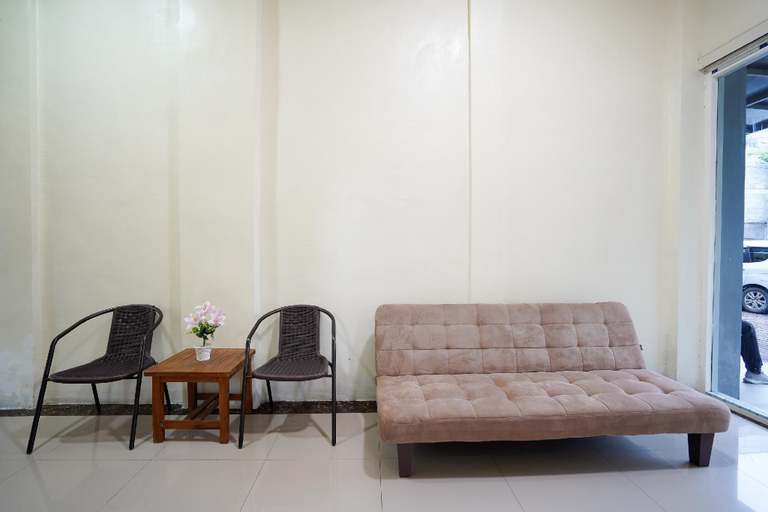 Public Area 3, FA Homestay Syariah @ Babat Lamongan Mitra RedDoorz, Lamongan