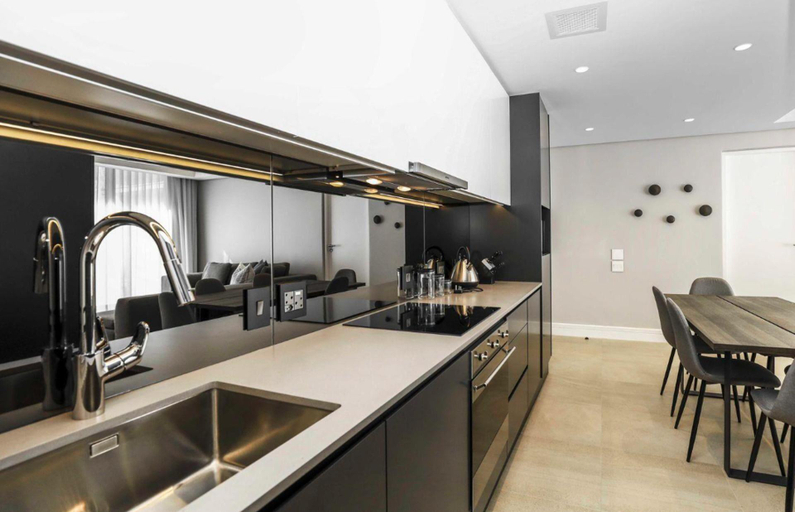 Others 2, Remarkable 2-bed Apartment in Johannesburg, City of Johannesburg