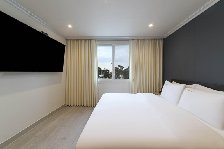 Bedroom 3, Gangneung Gyeongpodae Hotel The One, Gangneung